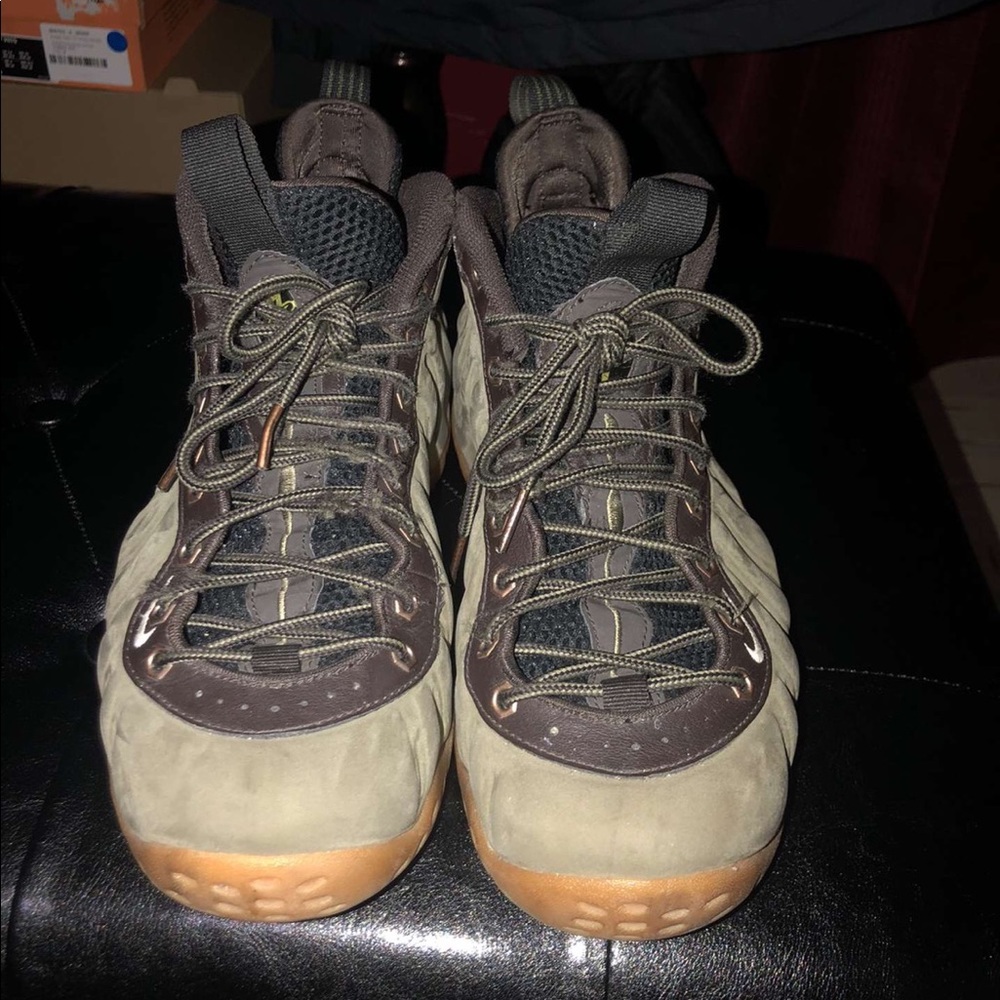 Nike Air Foamposites Olive Green size 9.5 mens